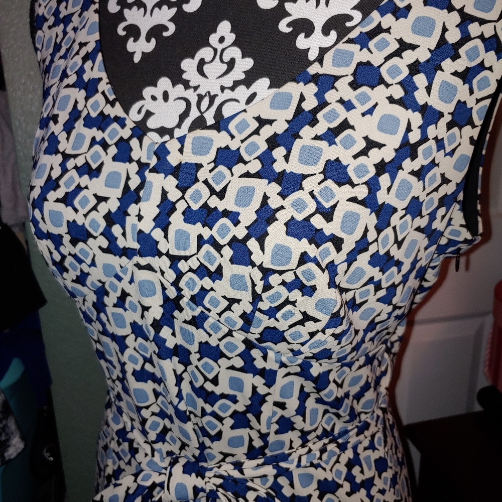 Loft Dress - Picture 5 of 9